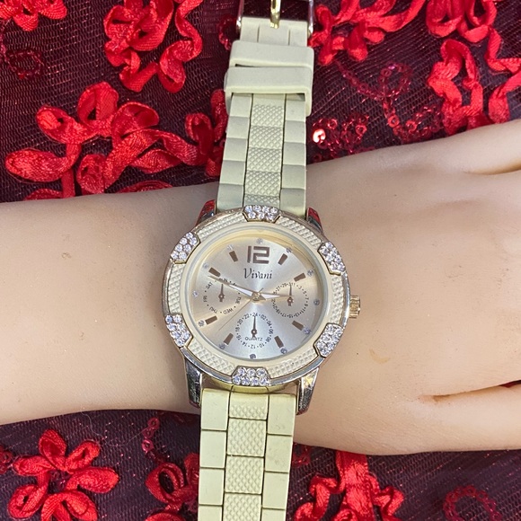 Battery Operated Accessories - Vintage Sage Green Wrist Watch